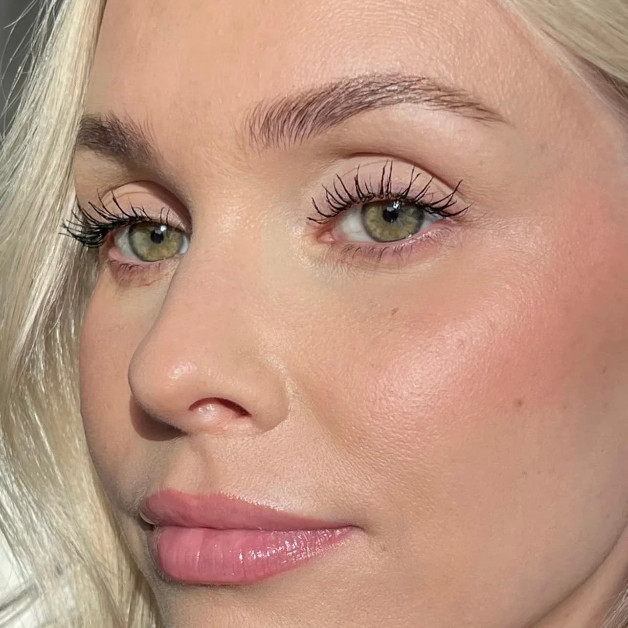 Eyeshadow view 4