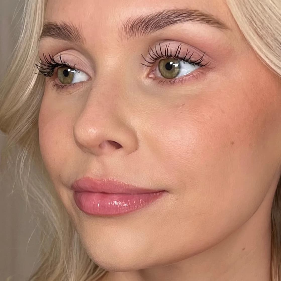 Eyeshadow view 4