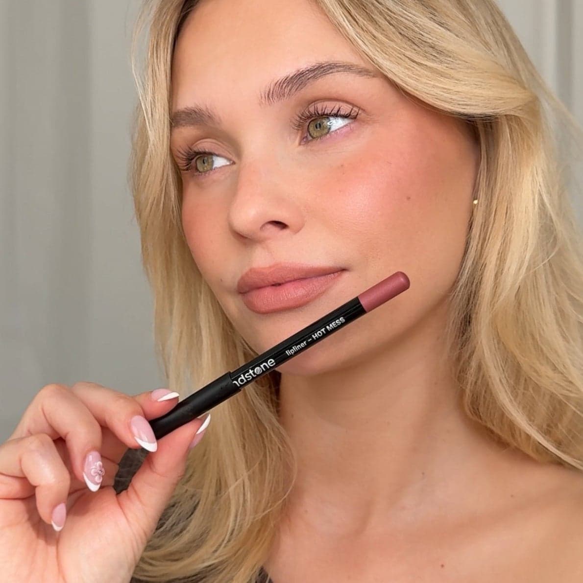 Lip Liner view 3