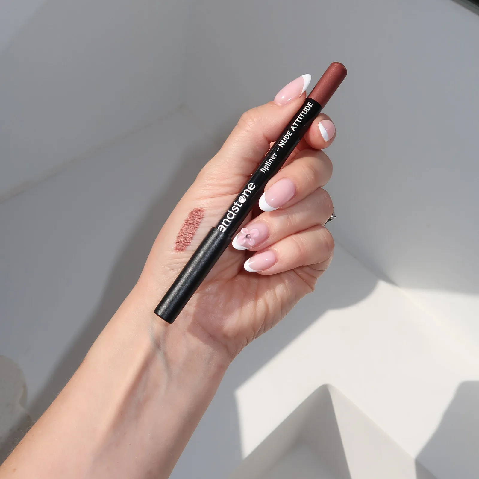 Lip Liner view 4