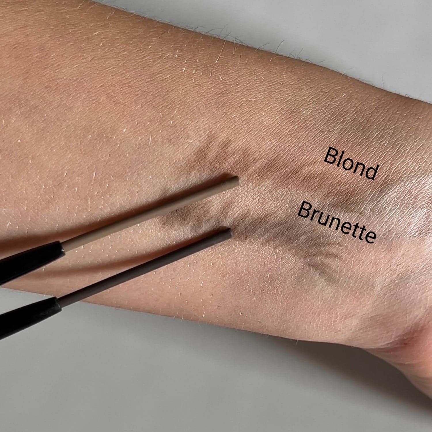 Crayon à sourcils de précision — Brunette vista 2