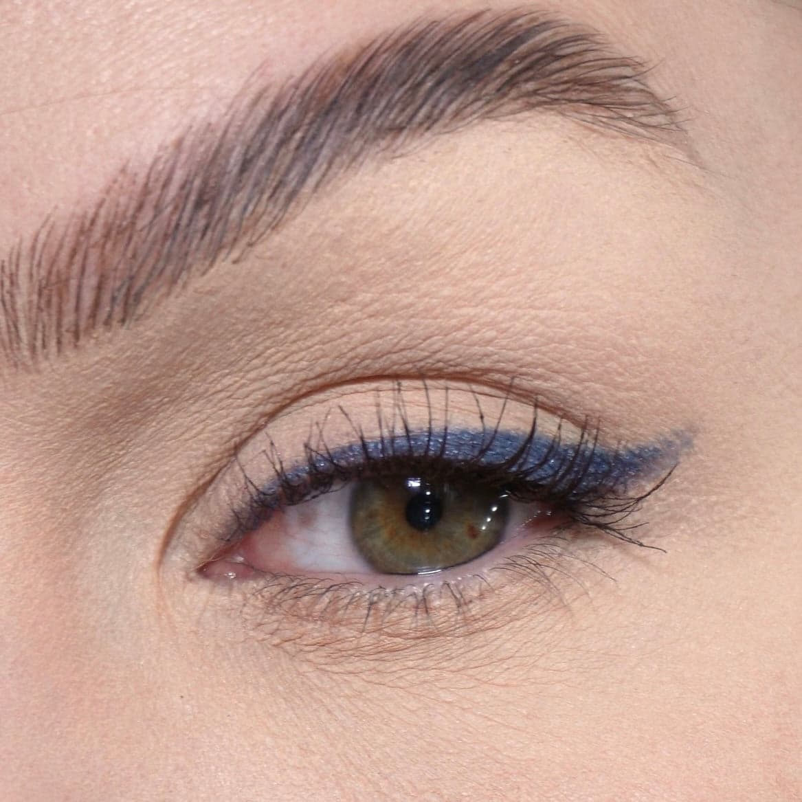 Waterproof Metallic Eyeliner view 3