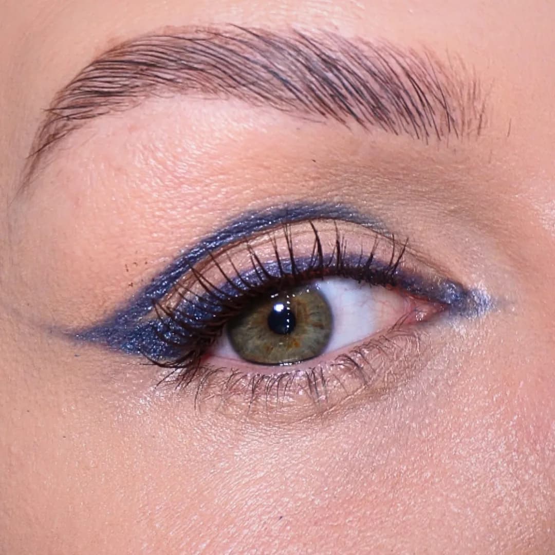 Waterproof Metallic Eyeliner view 4